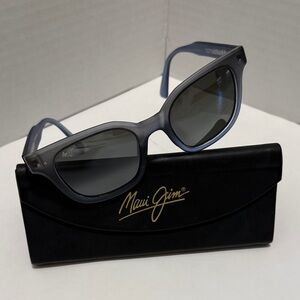 Maui Jim Shore Break MJ 822 Polarized Blue and Charcoal Sunglasses like new